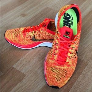 Nike Flyknit Racer